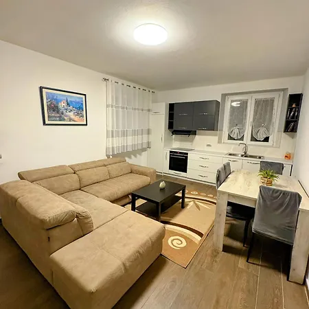 Family Retreat לואינו