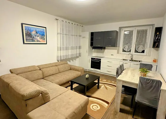 Family Retreat לואינו